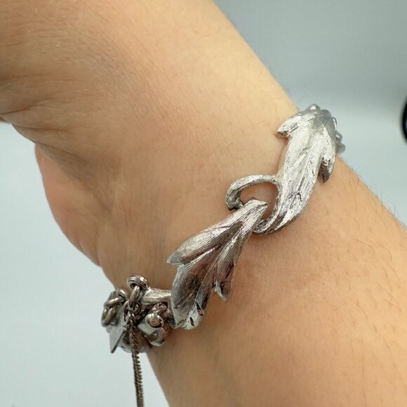 Vintage Monet Brushed Silver Leaf Design Bracelet with Safety Clasp - Picture 14 of 16